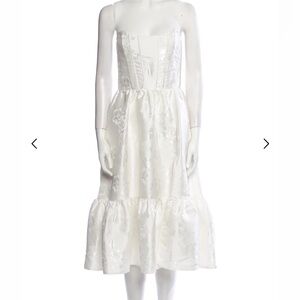 V Chapman white sleeveless cocktail dress bridal size 4